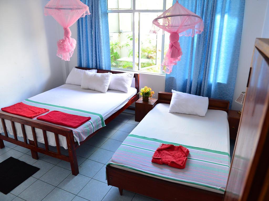 Hotel Happy Tuna ฮิกคาดูวา ภายนอก รูปภาพ