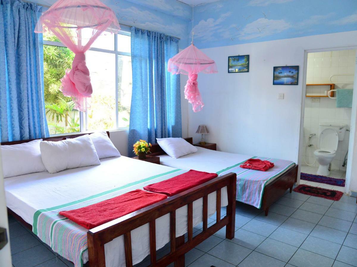 Hotel Happy Tuna ฮิกคาดูวา ภายนอก รูปภาพ