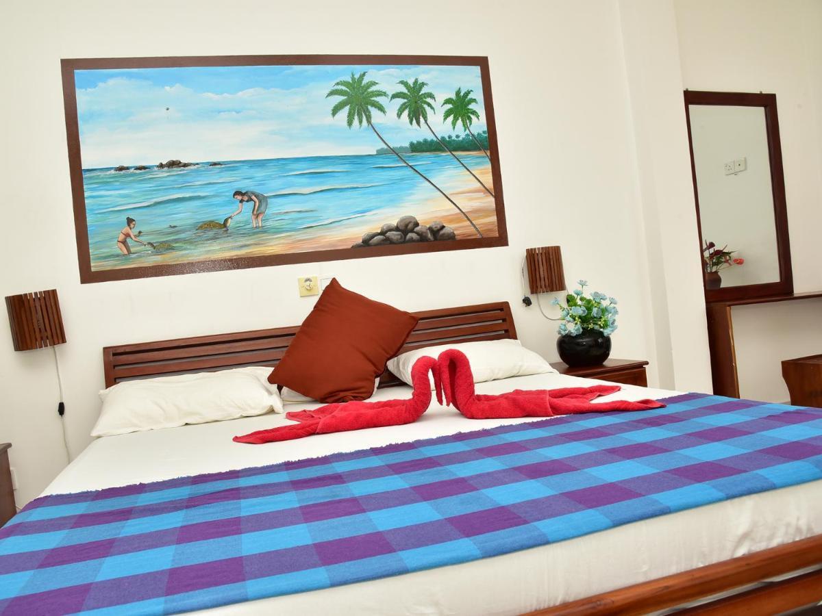 Hotel Happy Tuna ฮิกคาดูวา ภายนอก รูปภาพ